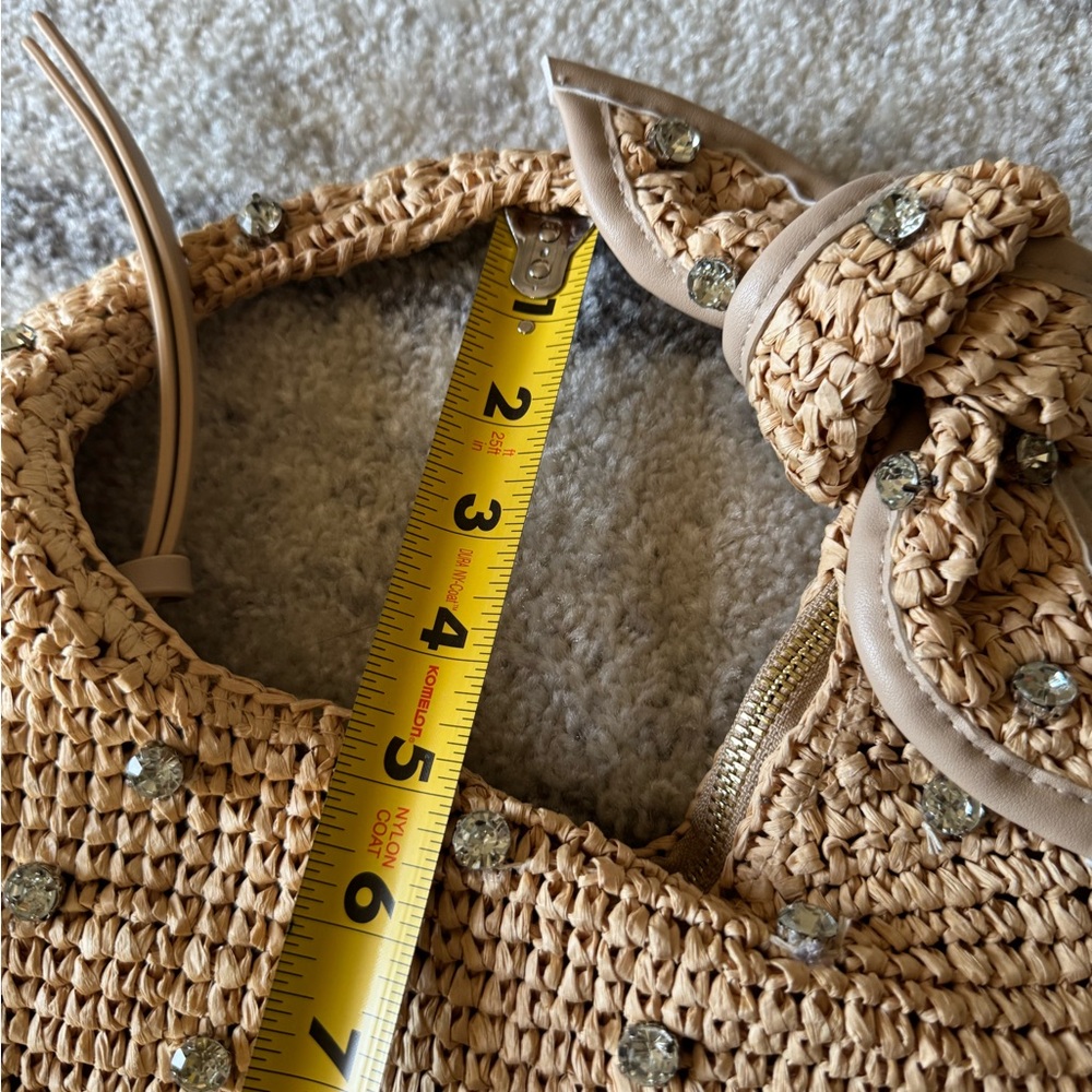 Urban Expressions Tan Woven Shoulder Bag - Picture 7 of 8